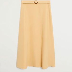 Midi yellow skirt